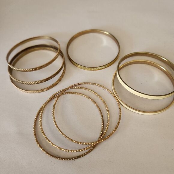 Fashion Jewelry Lot Of Bangle Braclets 12 Total, 9 Loose 3 Attached - Picture 4 of 8